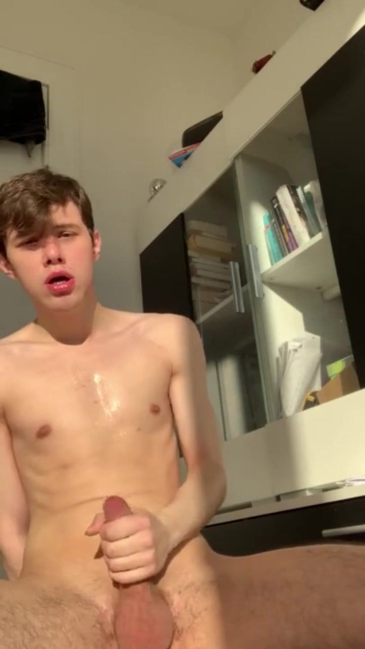Hot 18 year old twink cums