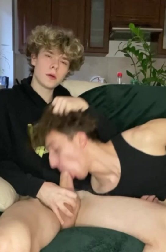Twink-paar blowjob - 18-jährige werden hart