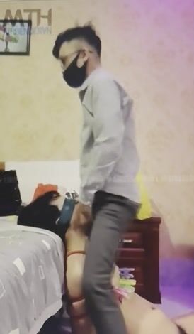 越南18岁小受bdsm深喉