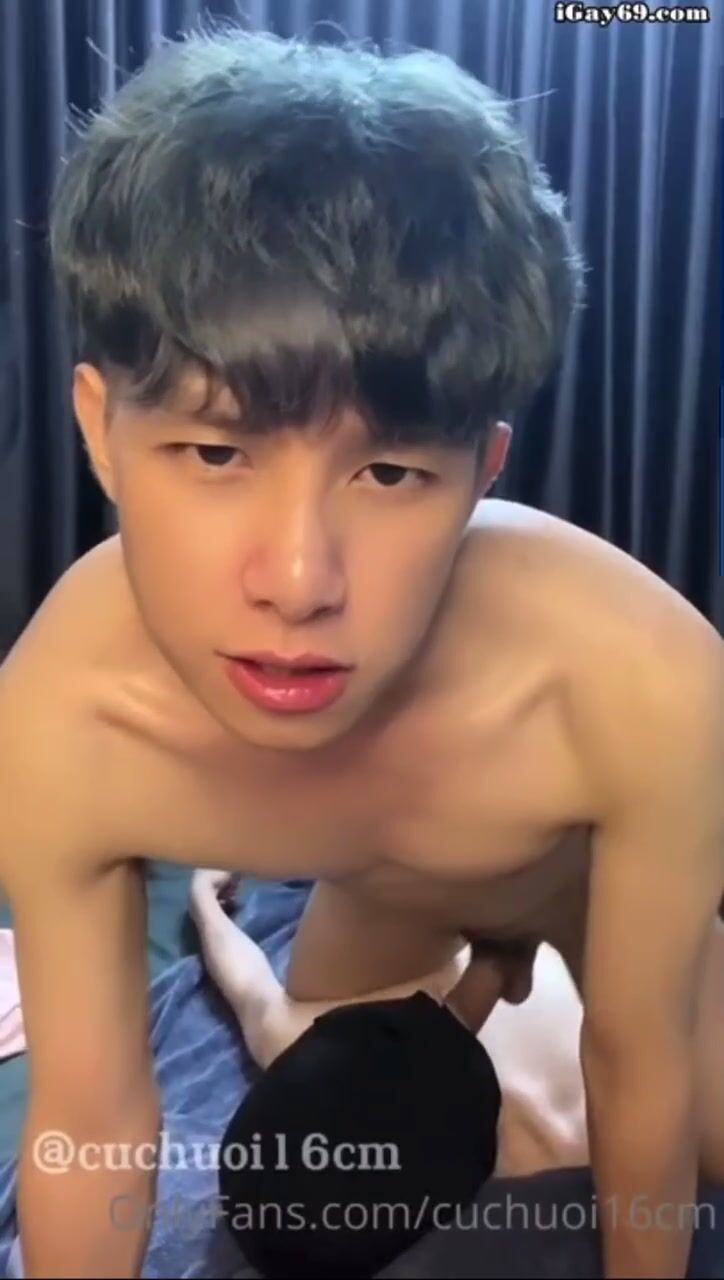 Vietnamesischer 18-jähriger twink beim blowjob