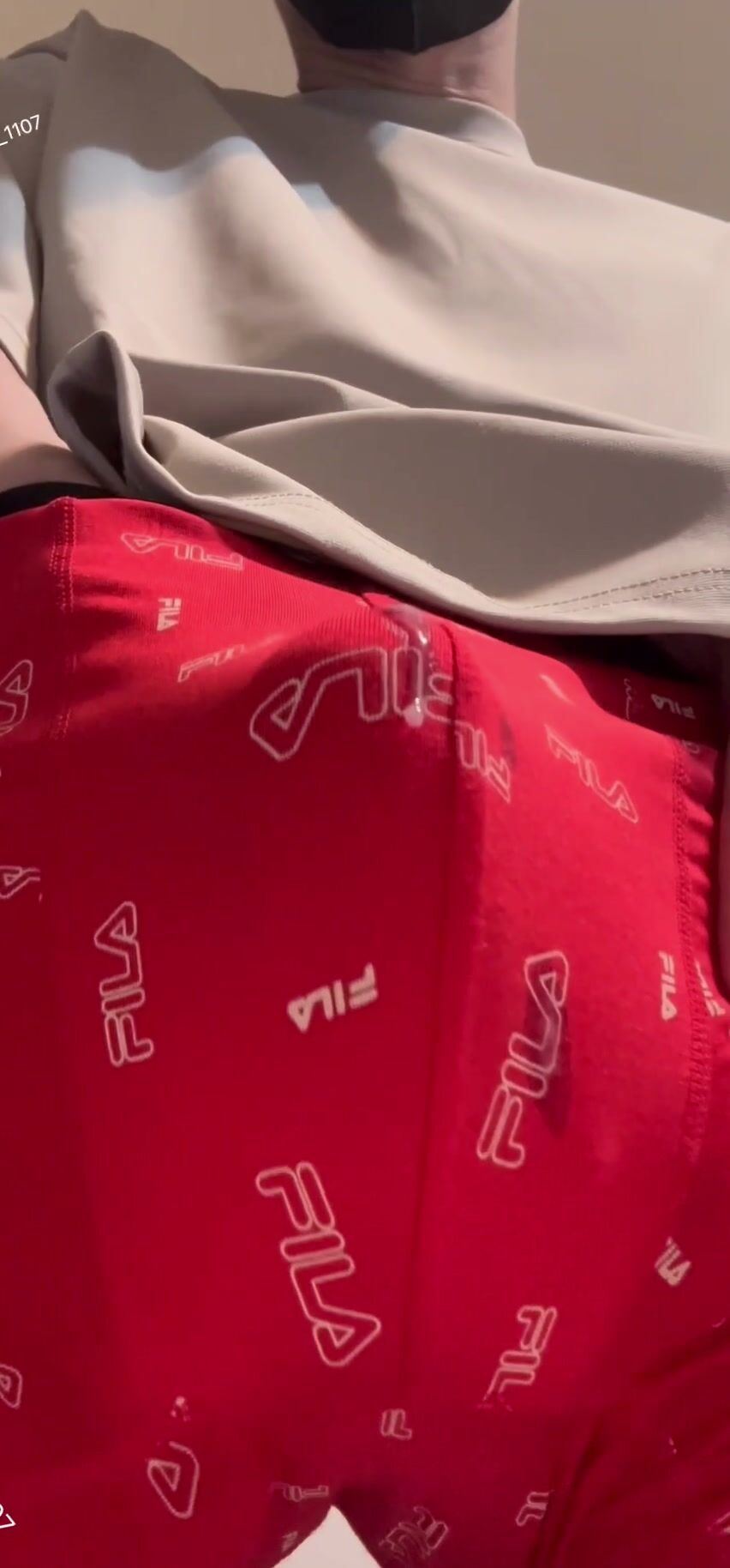 18 yo taiwanese boy cums through his underwear