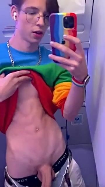 18yo boy sasha joins the mile high club ✈️