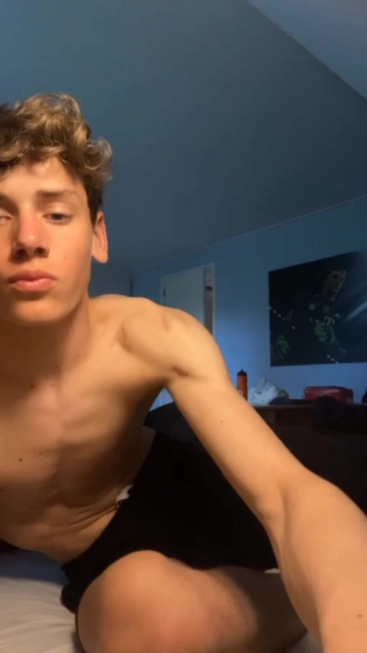 18yo boys flash dick and stroke