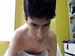 Adorable chico de 18 años se masturba en webcam gay