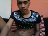 Chico gay de 18 años se masturba en cámara 2