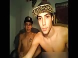 Dos chicos muy buenos amigos porno