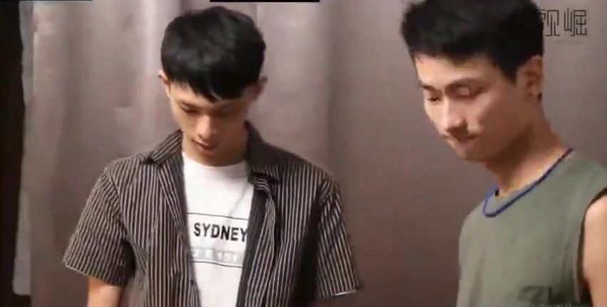 老师和学生与肌肉大叔和嫩屌的无套3p
