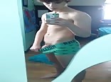 鏡の前での熱い瞬間