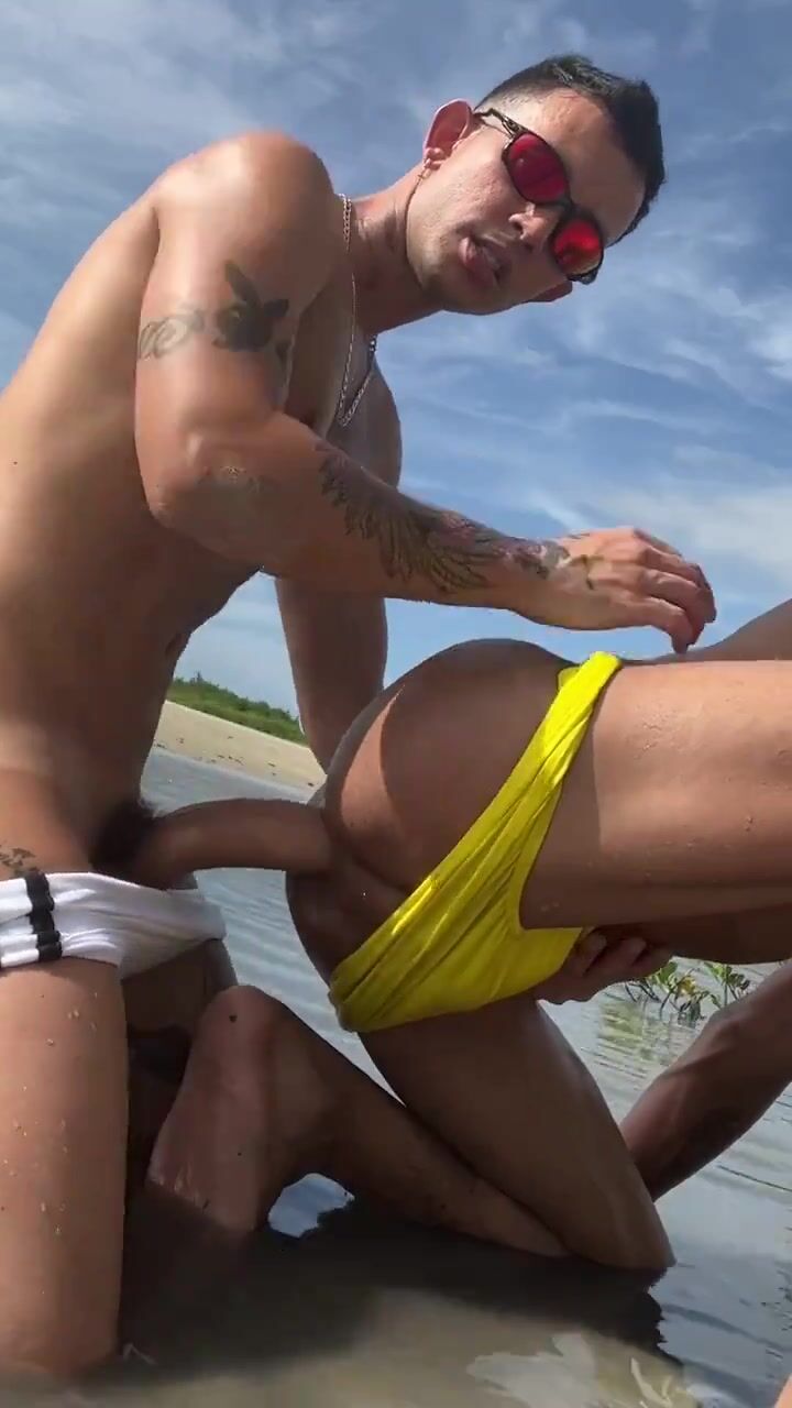 9 inch cock fuck in the water-no cum 243