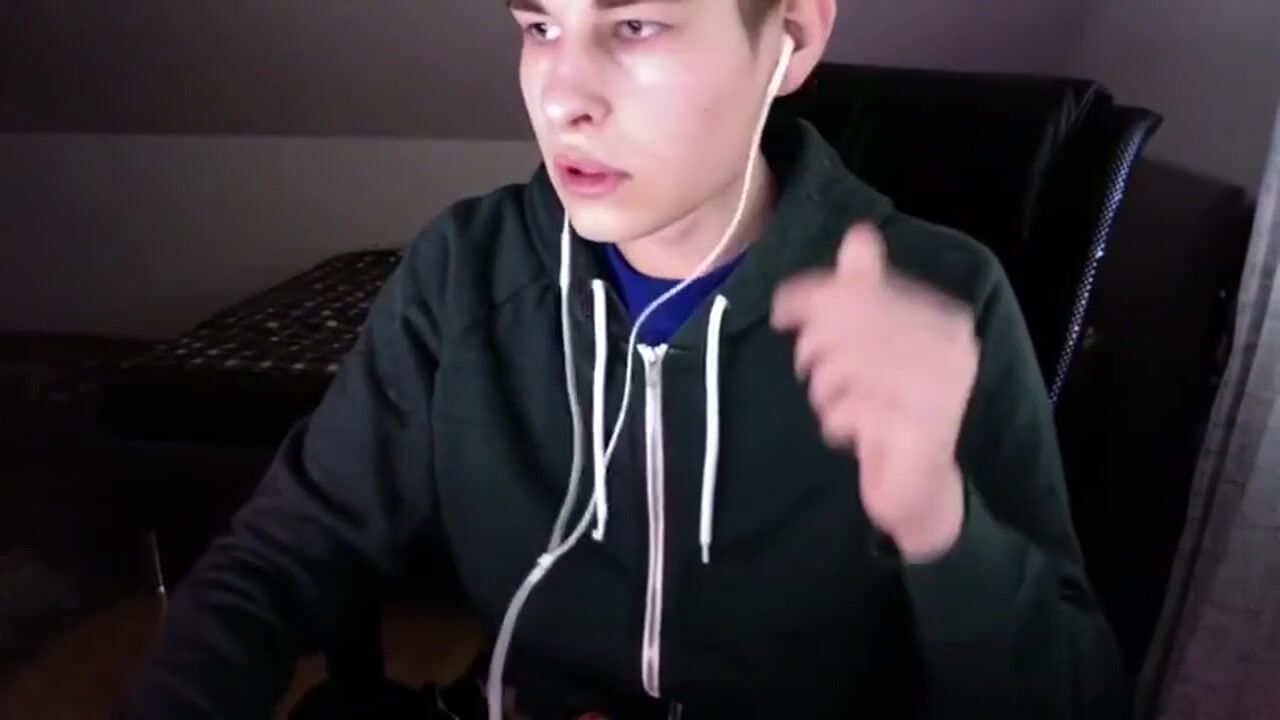A bored teen jerks off cam porn