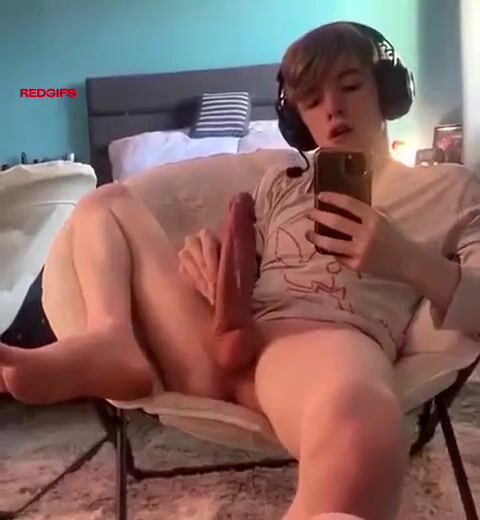 Aprem' bareback entre minet musclé et daddy