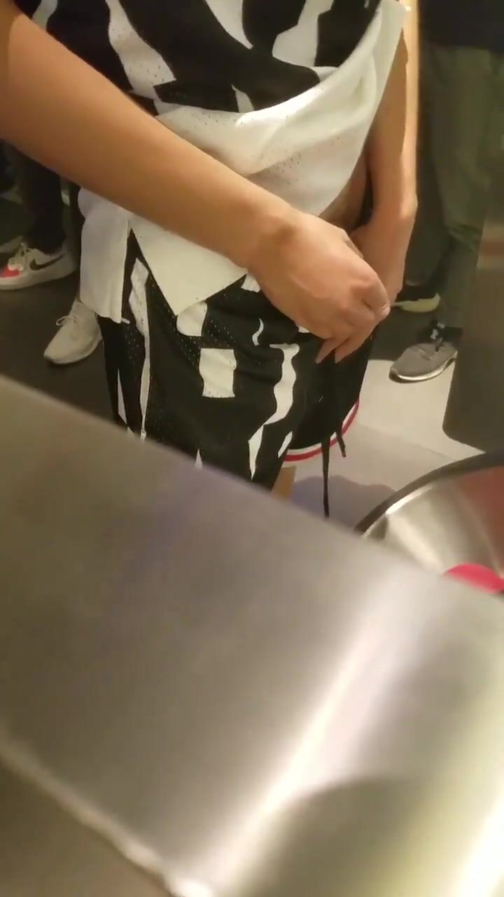 Sporty twink pisses hard
