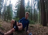 かわいい男の子が森で激しくイク