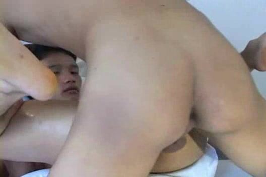 Twink asiático monta daddy musculoso sem capa