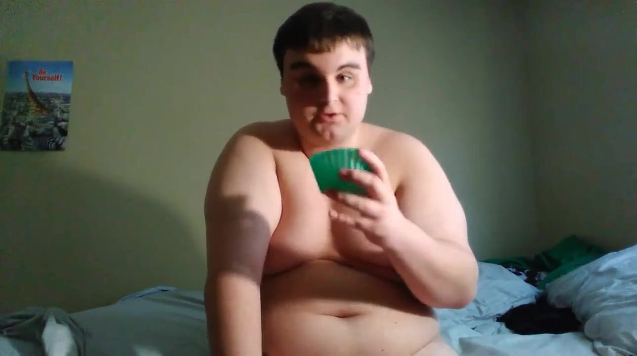A young greddy chubby cat jerking off and his drinking his own sperm