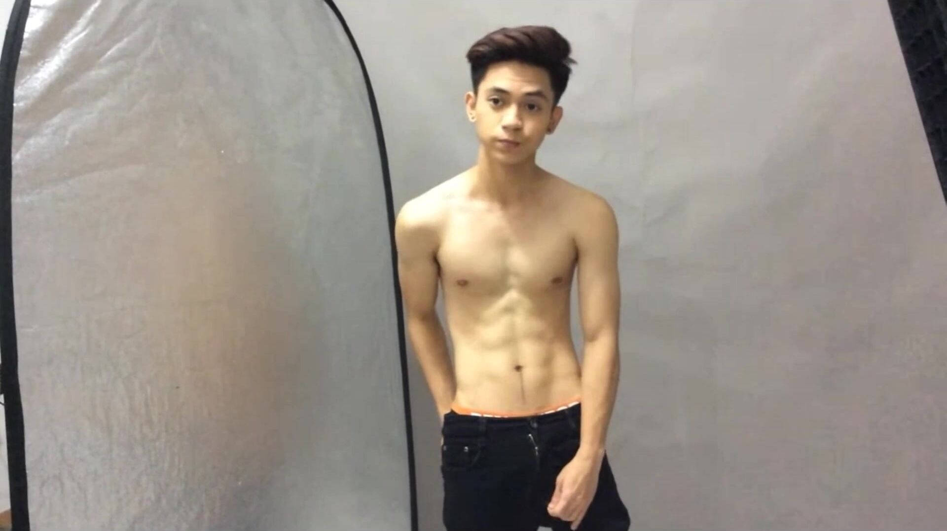 Asiatisches teenager-jungen-fotoshooting - süßes twink-tube-video