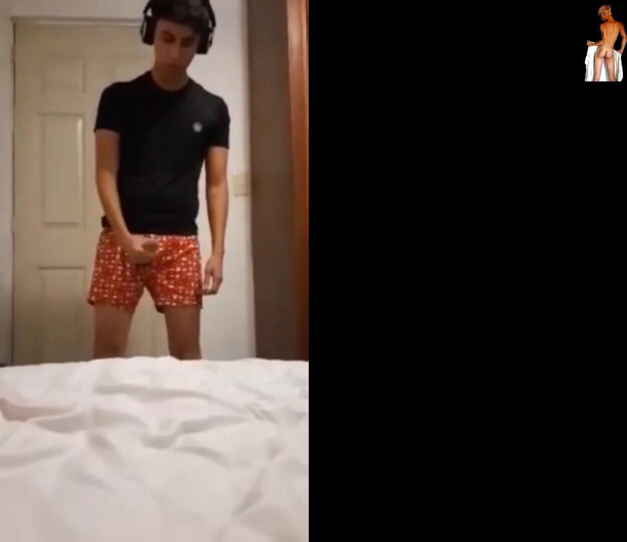 可爱的小男孩自己在同性恋色情管道中高潮
