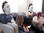Halloween-fick: zwei daddies ohne gummi mit zwei jungs