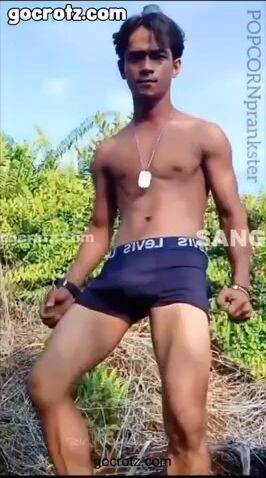 Abang strokes in the garden