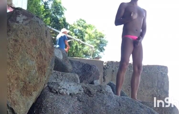 Fischer fängt einen teenager ohne kondom am meer