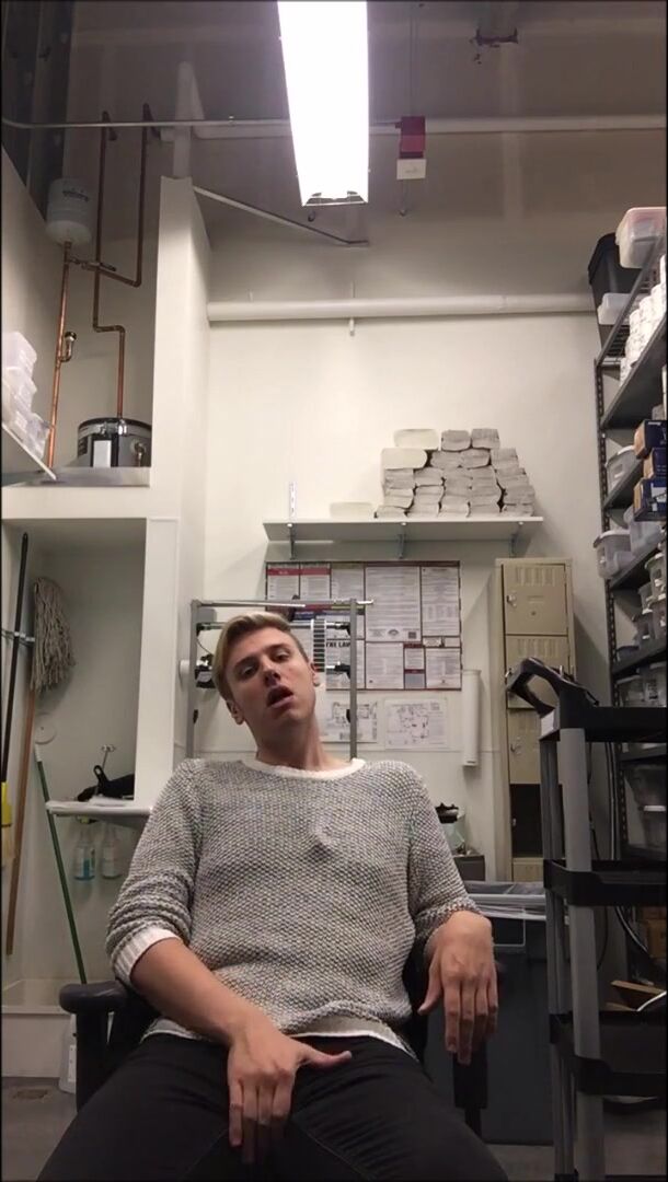 [abx][1][451] - almost caught jerking in the office bathroom!
