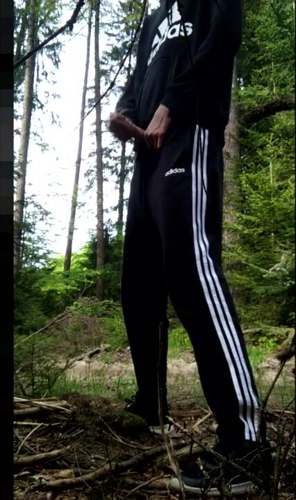 [abx][1][454] - me wanking in my adidas set in the forest during qu...