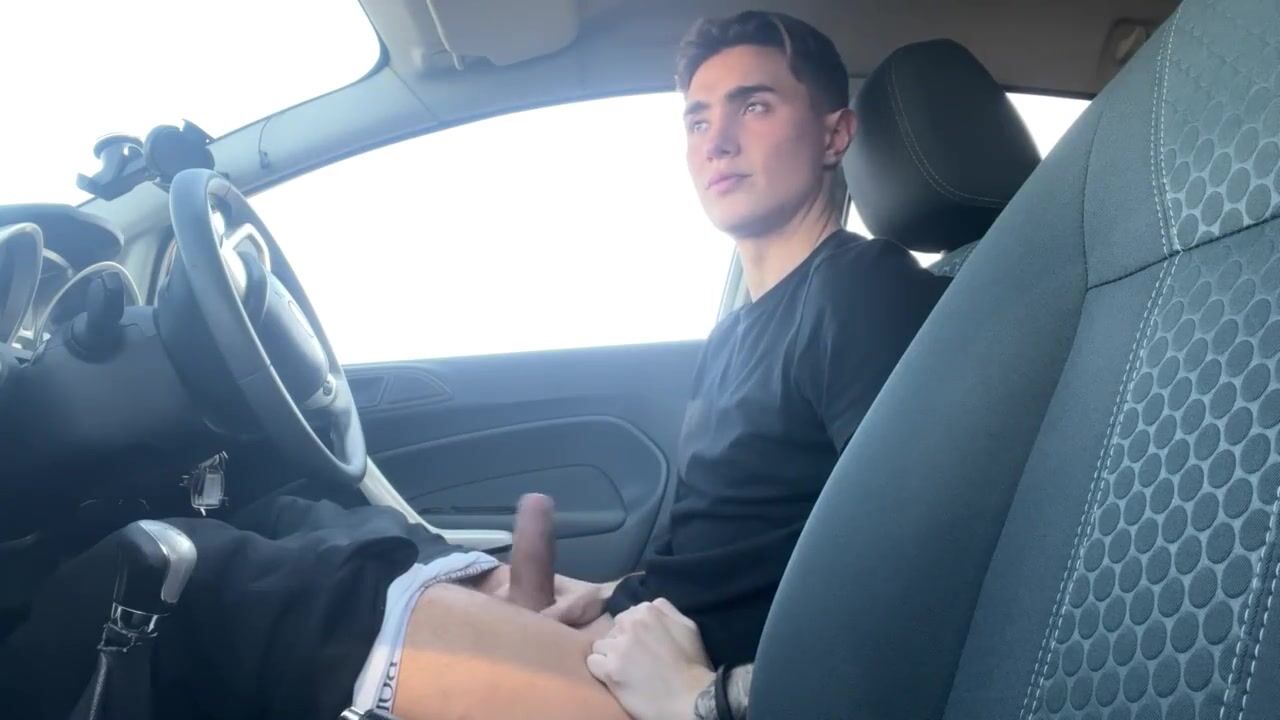 [abx][1][851] - wanking in the carpark