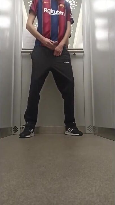 Twink gets caught riding daddy's raw muscle cock
