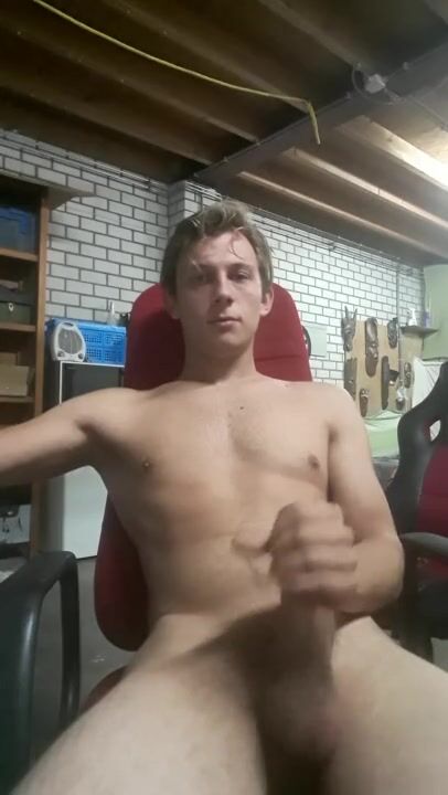 [abx][2][688] - me watching some porn