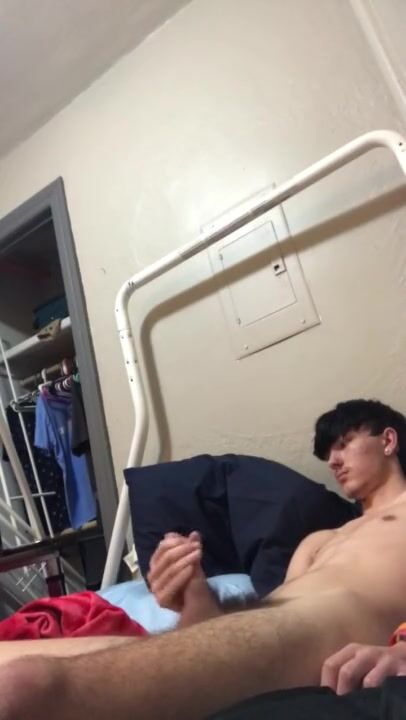 Barely legal 19 yo frat boy solo jerk