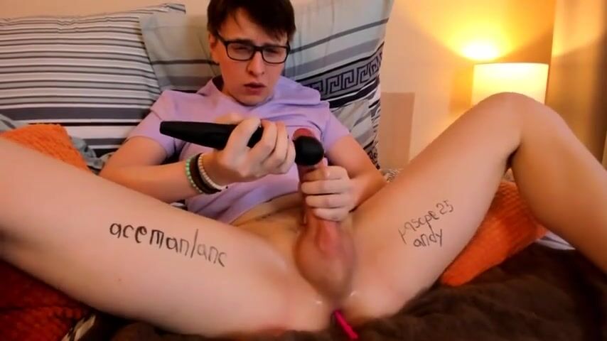 Cam show toy play with big cumshots