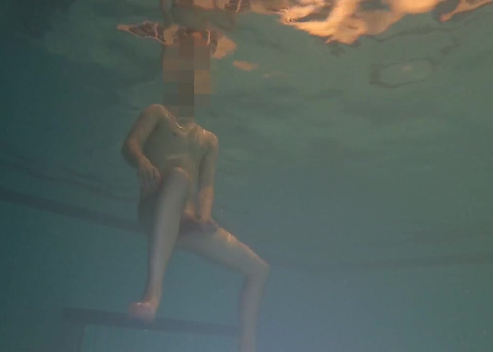 [abx][3][114] - underwater pool naked swim