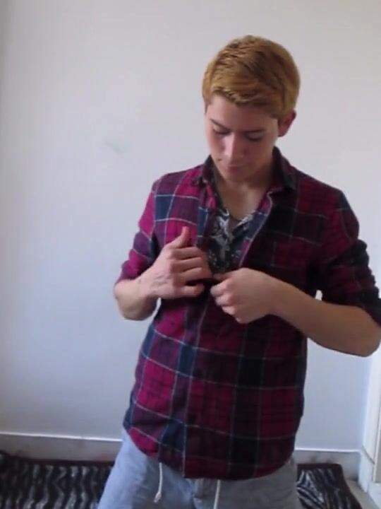 [abx][5][058] - masturbates thinking that daddy penetrates him