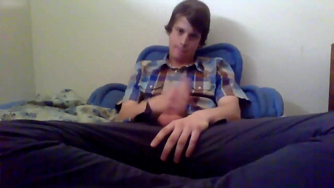 Ado se branlant juste pour vous les mecs