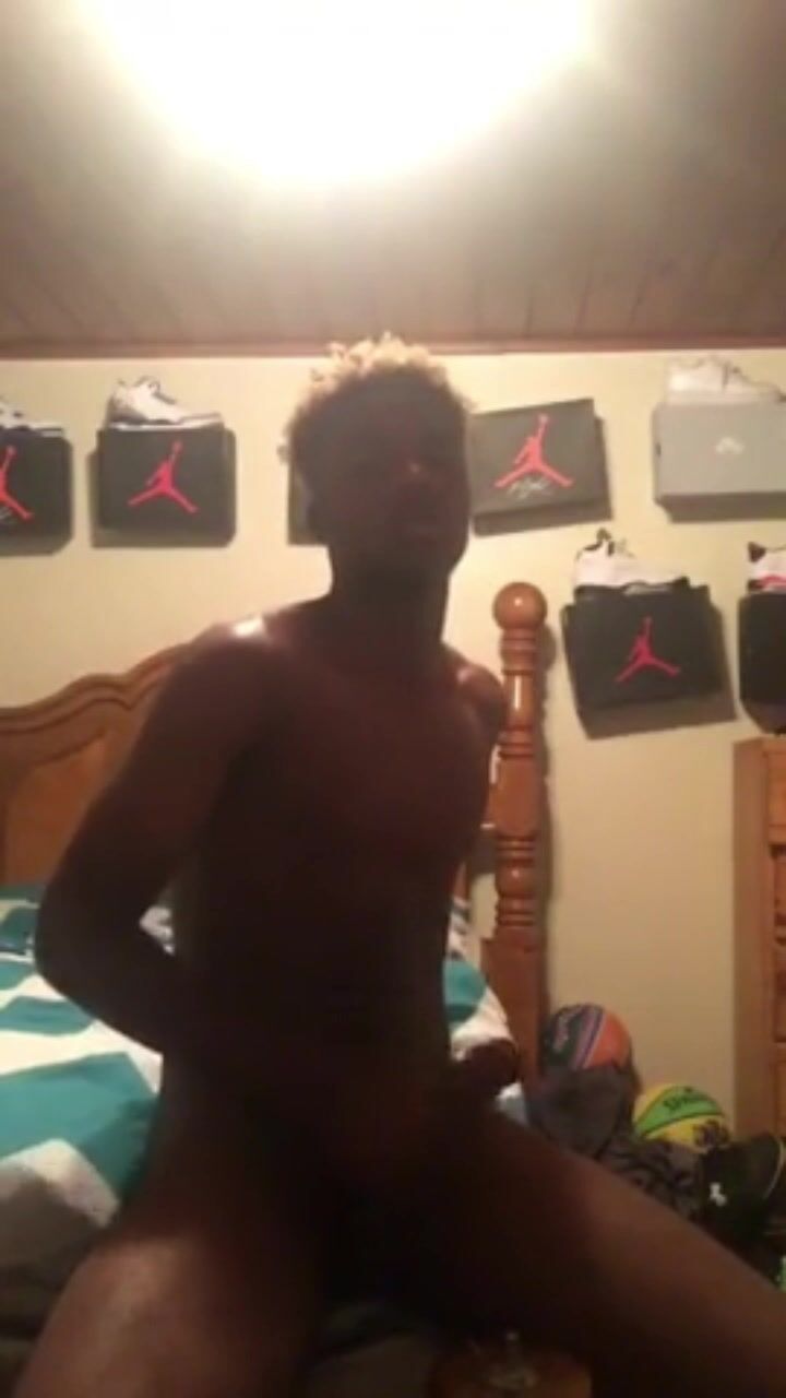 Jeune noire sexy éjaculation