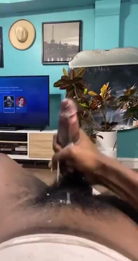 Amateur liefert heißen cumshot 9