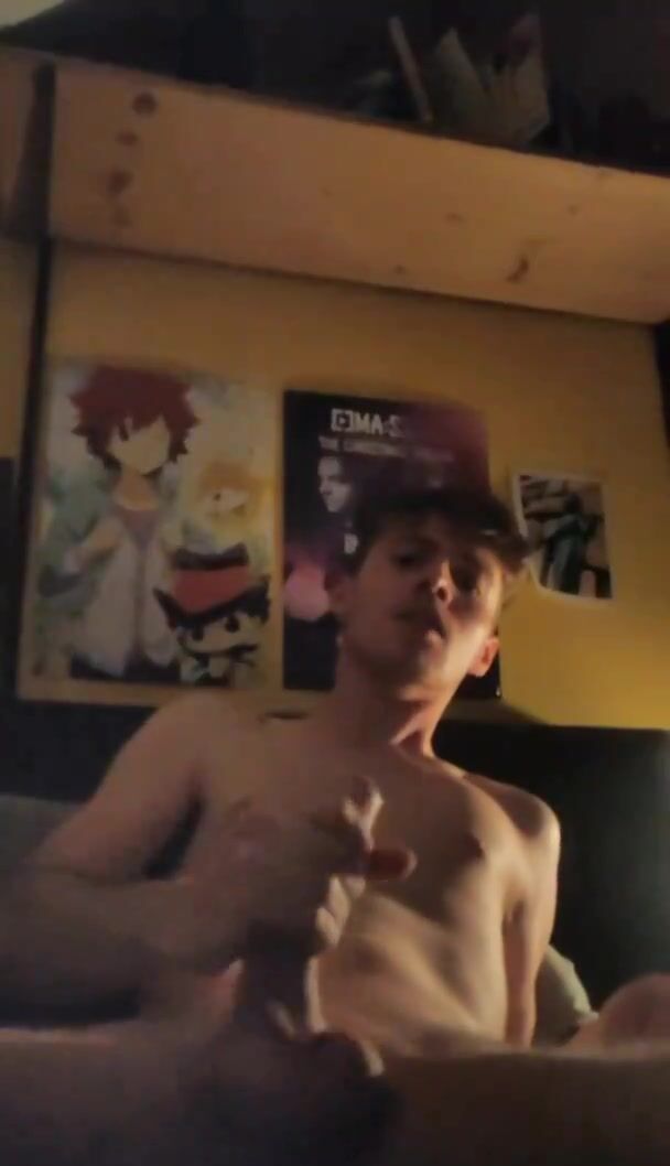 Amateur wanking with hot cumshot 6