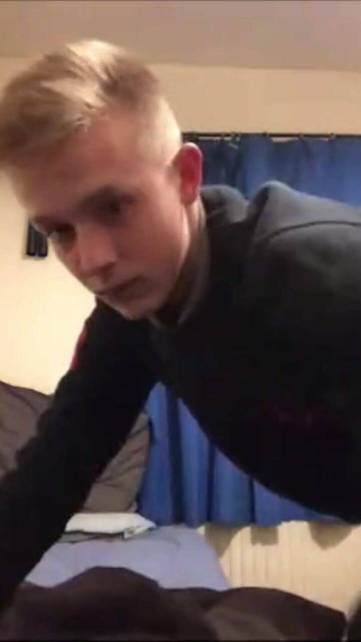 British cutie unloads all over bed sheets