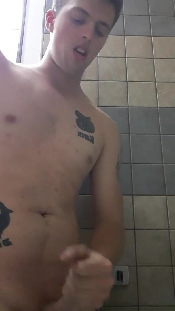 Abx clips junger typ spritzt überall