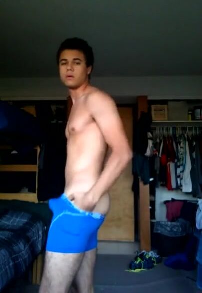 Vocal college jock strips and wanks hard