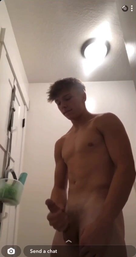 Teenie spritzt heftig 2