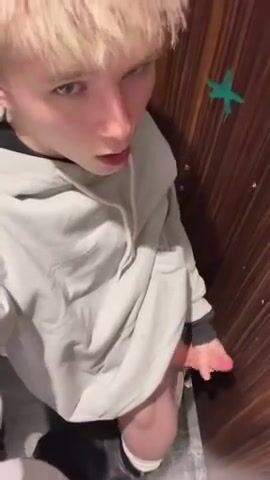 Teen wanks hard and shoots nice cumshots