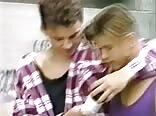 Ados gays amoureux par hasard en vidéo x
