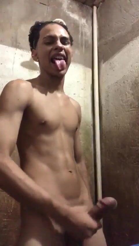 Les ados de la caméra de douche recommencent