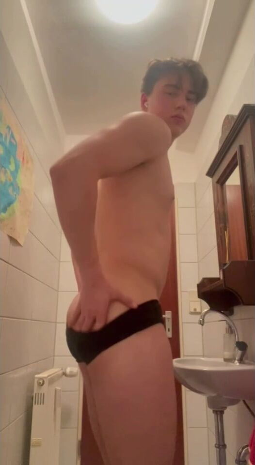 Daddy barebacks twink muscle cock 6