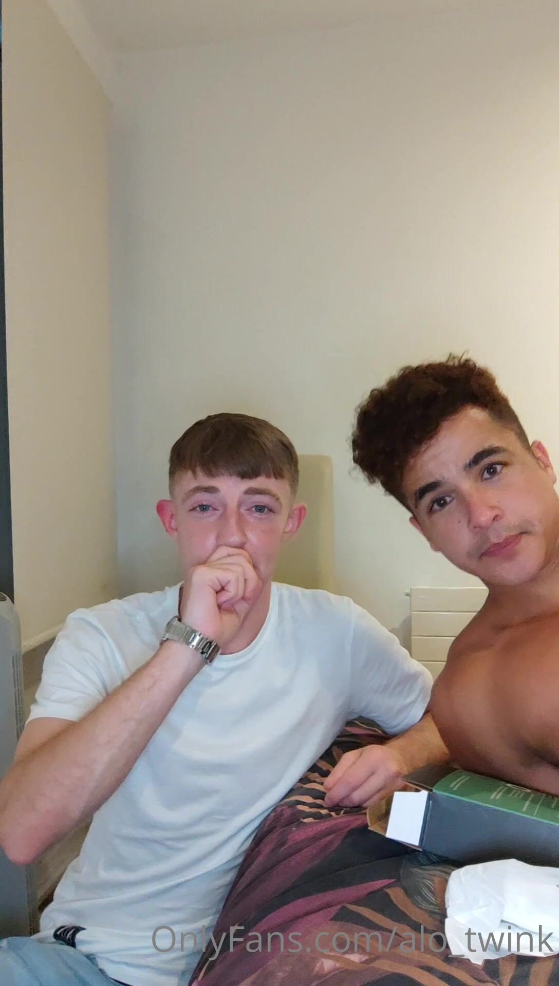 Amadores twinks fodem casal