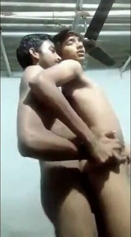 业余阿拉伯印度年轻男同无套原始