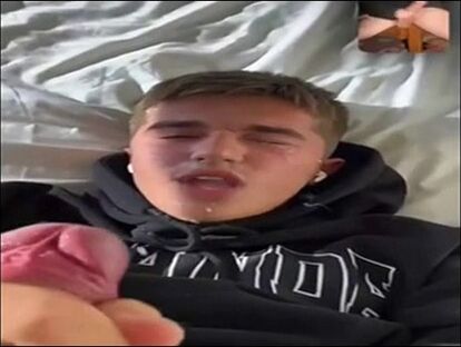 Amateur teen twink jerking off and self facial