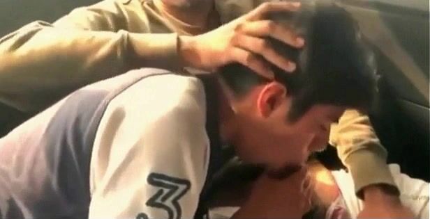 阿曼青少年美少年在车里吸鸡巴