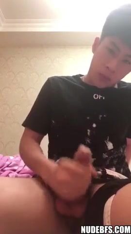 любительский твинк едет на мускулистом папе без презика